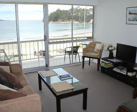Lifes A Beach Apartment - Tourism Cairns 4