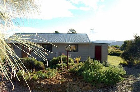 Engadine Cottage - Tourism Cairns 1