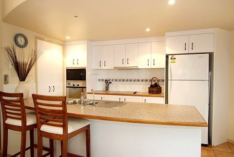Mediterranean Beachfront Apartments - Tourism Cairns 2