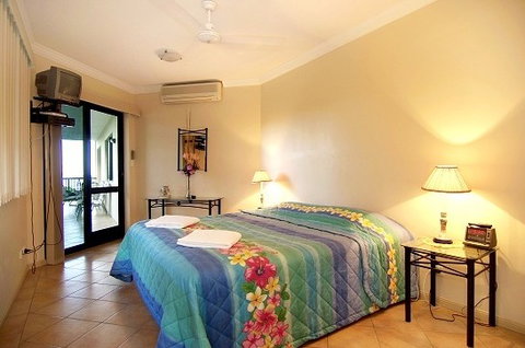 Mediterranean Beachfront Apartments - Tourism Cairns 3