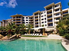 The Mirage Alexandra Headland - Tourism Cairns 0