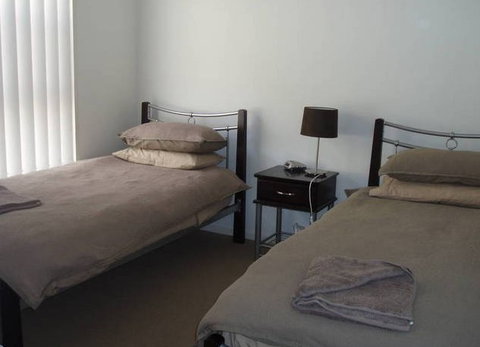 Braddon Element Apartment - Tourism Cairns 2