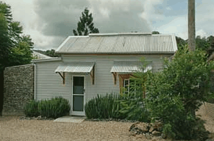 Mavis's Kitchen And Cabins - Tourism Cairns 0