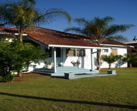 Welcome Inn - Tourism Cairns 1