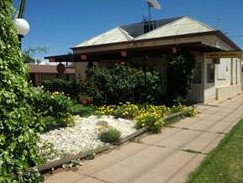 Silver Spade Motel - Tourism Cairns 0