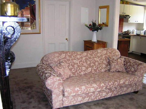 Cooma Cottage - Accommodation - Tourism Cairns 3