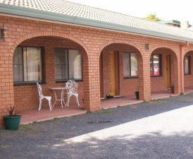 Cooma Country Club Motor Inn - Tourism Cairns 0
