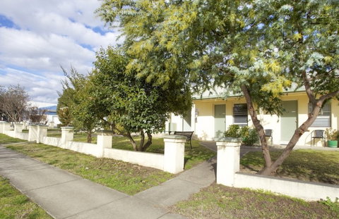 Tumut Apartments - Tourism Cairns 0