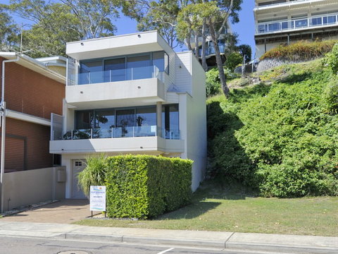 Dolphins - Tourism Cairns 2