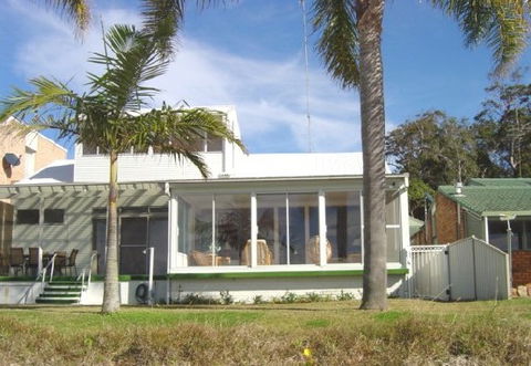 8 Seaview Crescent - Tourism Cairns 0