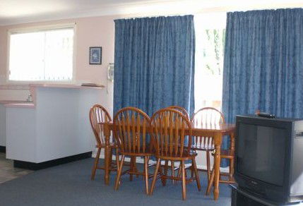 Boronia Lodge Apartments - Tourism Cairns 0