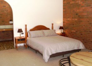 Federation Motor Inn - Tourism Cairns 4