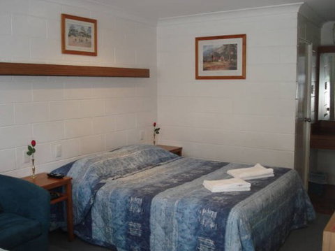 Byer Fountain Motor Inn - Tourism Cairns 2