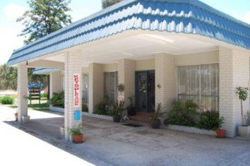 Holbrook Settlers Motel - Tourism Cairns 1