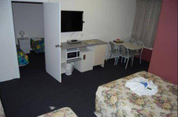 Holbrook Settlers Motel - Tourism Cairns 3