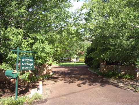 The Garden Room Bed And Breakfast - Tourism Cairns 0