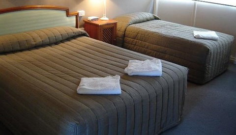 City Centre Motor Inn - Tourism Cairns 0