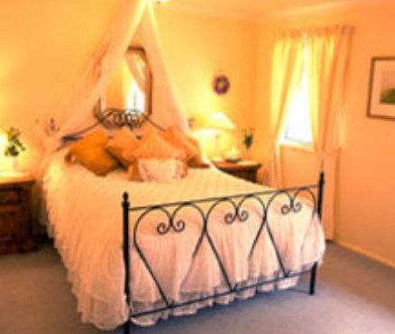 Blue Mountains Lakeside Bed And Breakfast - Tourism Cairns 2