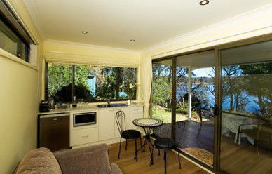 Blue Mountains Lakeside Bed And Breakfast - Tourism Cairns 3
