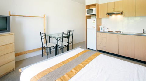 130 Carillon Avenue - Tourism Cairns 4