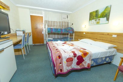 Motel Lodge - Tourism Cairns 2