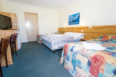 Motel Lodge - Tourism Cairns 3