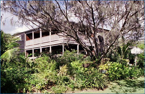 Fraser Island Hideaway - Tourism Cairns 0