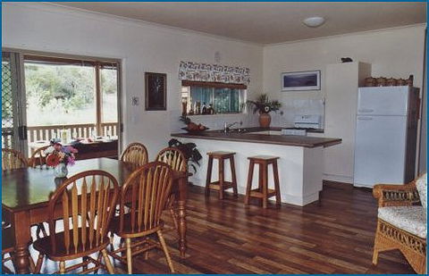 Fraser Island Hideaway - Tourism Cairns 2
