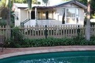 Flora Alba Cottage And Jacaranda On Pallas - Tourism Cairns 3