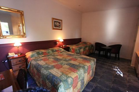 Xenia Central Studio Accommodation - Tourism Cairns 2