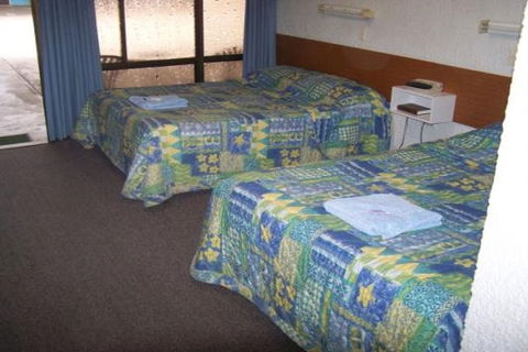 Abajaz Motor Inn - Tourism Cairns 2