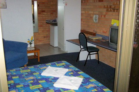 Abajaz Motor Inn - Tourism Cairns 3