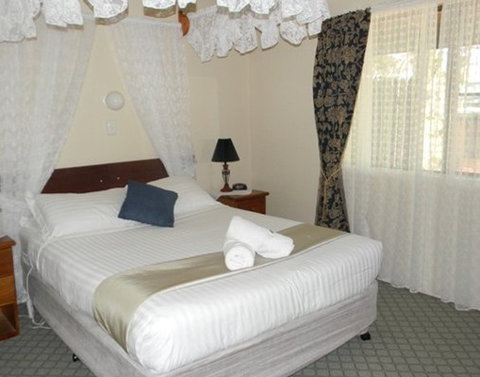 Murray Gardens Country Cottages And Motel - Tourism Cairns 4