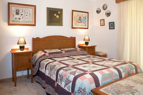 Rock-Al-Roy Bed And Breakfast - Tourism Cairns 1