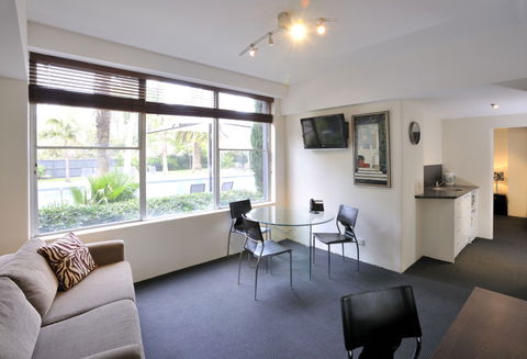 Sleep And Go Hotel, Preston - Tourism Cairns 1