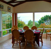 Albany View Street Lodge Bed and Breakfast and Art Studio - Tourism Cairns