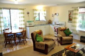 Uhuru Chalets - Tourism Cairns 1