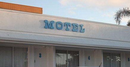 Broad Shore Motel - Tourism Cairns 0