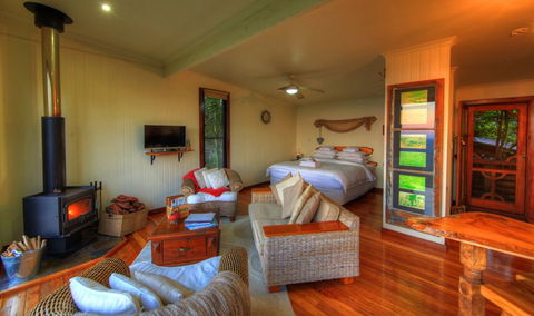 At Remingtons B & B - Tourism Cairns 4