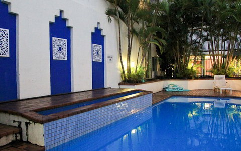Spring Hill Centrepoint - Tourism Cairns 0
