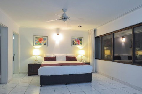 Roydon Beachfront Holiday Apartments - Tourism Cairns 7