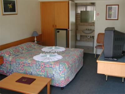 Tropical Gateway Motor Inn - Tourism Cairns 0