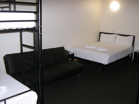 City Edge Brisbane (Formerly: Explorers Inn) - Tourism Cairns 1