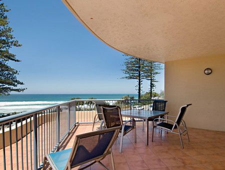 Coolum Baywatch Resort - Tourism Cairns 0