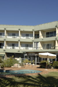 Camelot Motel - Tourism Cairns 1