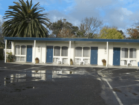 Econo Lodge Hacienda Motel - Tourism Cairns 2