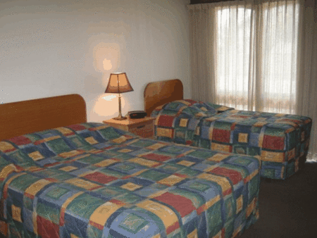 Econo Lodge Hacienda Motel - Tourism Cairns 3