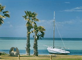 Denham Villas - Tourism Cairns 4