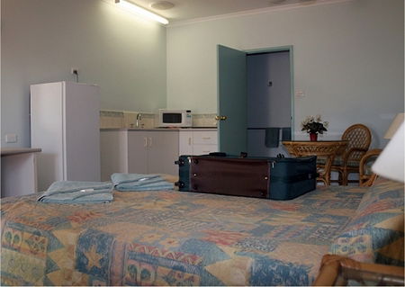 Broome Motel - Tourism Cairns 1