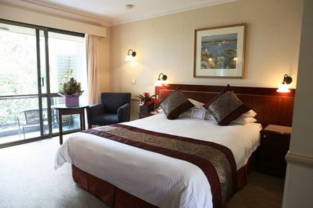 Best Western Twin Towers Inn - Tourism Cairns 1